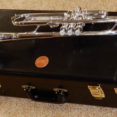 Bach TR200S Series Bb Trumpet Silver-Plated image 3