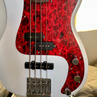Squier Affinity Series Precision Bass P/J 2019 - Olympic White image 1