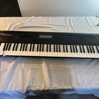 Roland D70 D-70 Super LA Synthesizer  76 Keys Keyboard - NO CASE - FREE SHIPPING