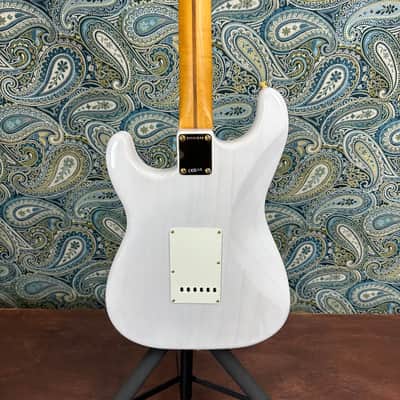 Fender Limited Edition American Vintage II 1957 Stratocaster White Blonde w/Tweed Hard Case image 5