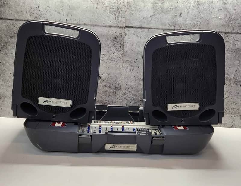 配信機器・PA機器・レコーディング機器 PEAVEY Escort Peavey Escort 3000 - 300W 7-Channel, Two-Way Speaker System with