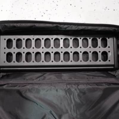 Livewire PB200 Effects Pedal Pedalboard W/ Carrying Case Bag image 2
