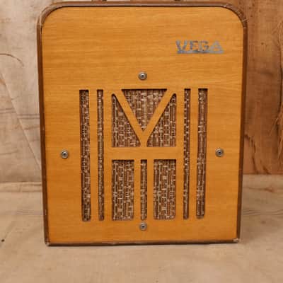 Vega Commander 1940's image 1
