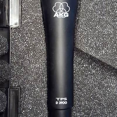AKG D3900 Dynamic Vocal Microphone | Reverb