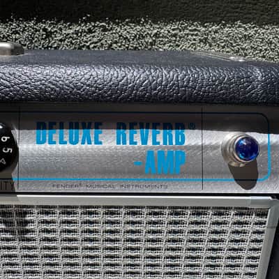 Fender '68 Custom Deluxe Reverb 2-Channel 22-Watt 1x12" Guitar Combo 2013 - Present - Black image 3