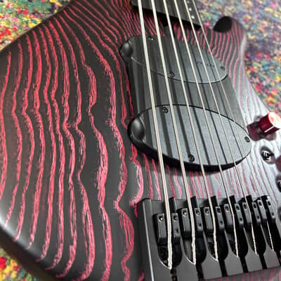 Maruszczyk Frog 6a Fretless custom - Black red veins image 4