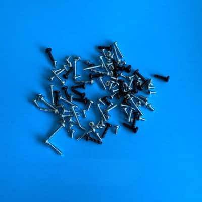 NOVATION LAUNCHKEY 49 MK2 Midi Keyboard Part: Body Key PCB Random Screws