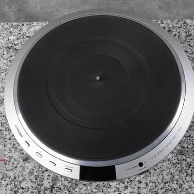 Victor TT-81 Direct Drive Turntable in Very Good Condition image 2