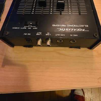 Realistic 32-1110 Desktop Electronic Reverb / Delay 1982 - 1989 - Black image 2
