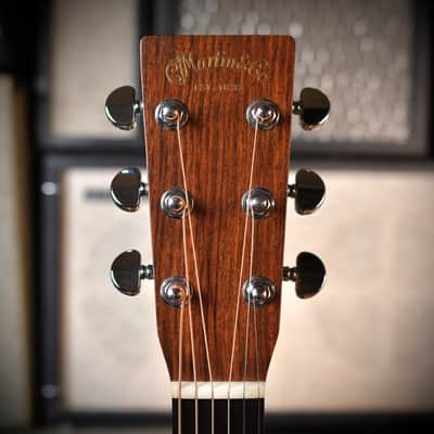 Martin D-28 Natural 2011 image 3