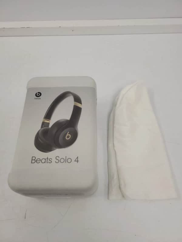 Apple Beats Solo 4 MC2L4LL/A imagen 1