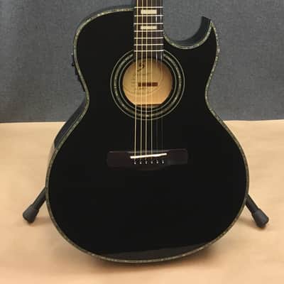 Samick TMJ-17CE Blackbird Acoustic-Electric Guitar Fishman Pickup