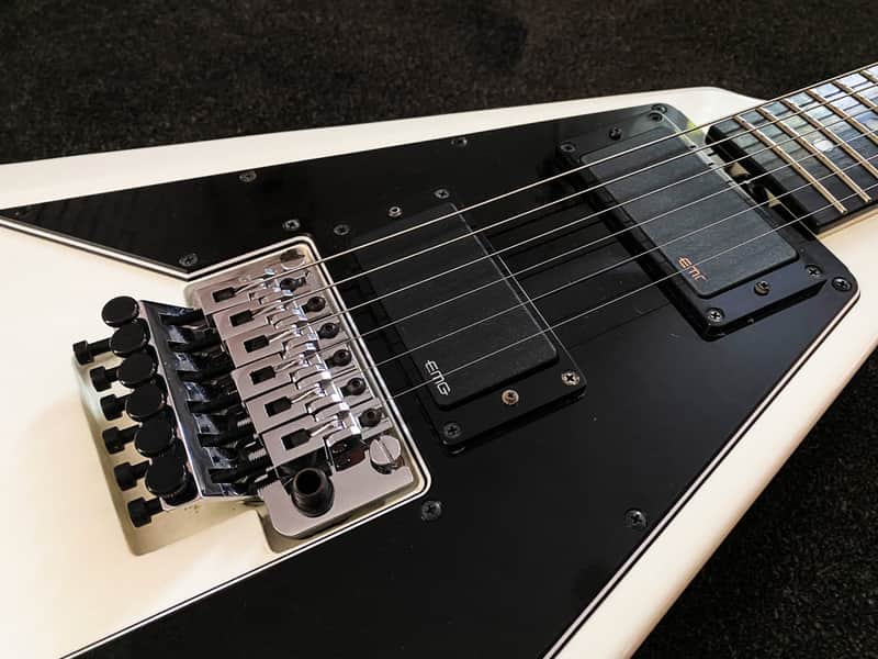 Made by ESP Killer KG Wishbone V Snow White - MINT condition