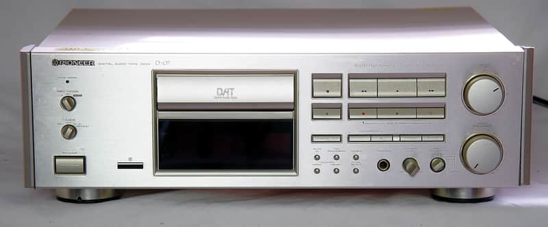 Pioneer D-07 DAT Recorder 1990's Top Of The Range Consumer DAT