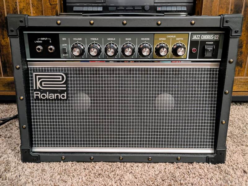 Roland JC-22 Jazz Chorus 2-Channel 30-Watt 2x6.5" Guitar Combo