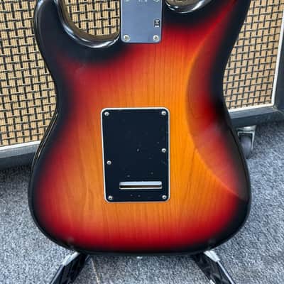 Fender Highway One Stratocaster with Maple Fretboard 2006 - 2011 - 3-Color Sunburst image 6