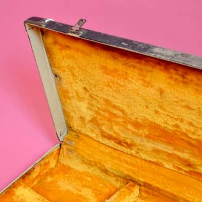 Vintage 1962 Fender Jazz Base / Precision Bass Hard Case - White Tolex - Rare Custom Color Case!  Pre-CBS Strat image 6