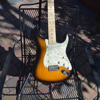 Fender Buddy Guy Signature Stratocaster 1996 - 2009 - 2-Color Sunburst image 6