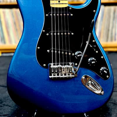 Immagine Squier Stratocaster 2024 - Rare Lake Placid Blue - W/G/B - 6