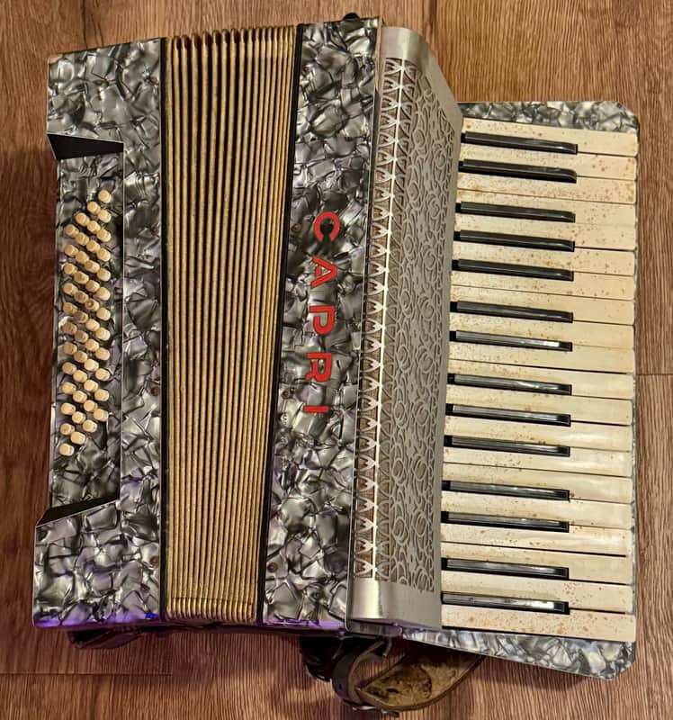 Capri Vintage Piano Accordion Project image 1