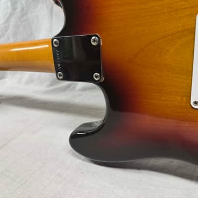 Fender American Vintage Reissue AVRI '62 Stratocaster Guitar with Case 1988 - 3-Color Sunburst / Rosewood fingerboard image 13