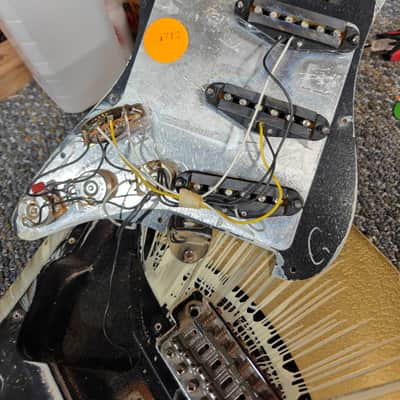 Fender FSR "Splattercaster" Standard Splatter Stratocaster with Rosewood Fretboard 2003 - 2004 - Olympic White, Aztec Gold, and Inca Silver Swirl over Black image 24