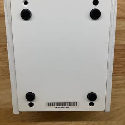 Warm Audio RingerBringer Ring Modulator Effects Pedal Regular Limited Edition White image 5