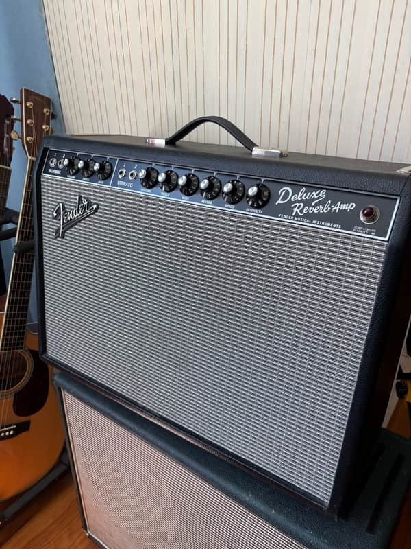 Fender '65 Deluxe Reverb Reissue 22-Watt 1x12" Guitar Combo 1994 - Present - Black image 1