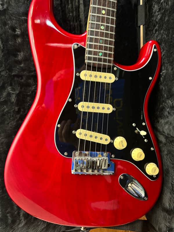 Fender American Deluxe Stratocaster 2005 Crimson Transparent