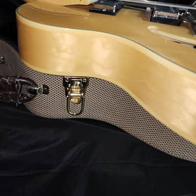 Hagstrom HJ500 Natural Gloss Hollow Body Electric Guitar – Jazz Archtop – Dual Humbuckers – Hardshell Case 2000s - 2010s - Natural Gloss Top with Dark Figured Back & Sides image 11