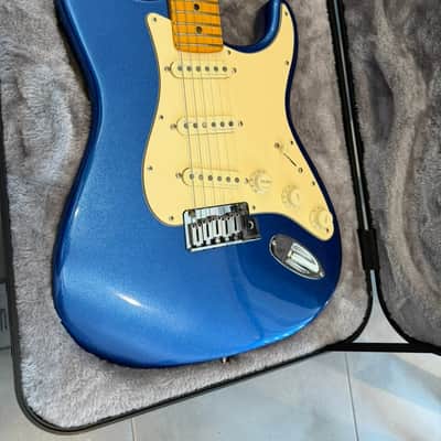 Fender American Ultra Stratocaster 2022 - Present - Cobra Blue image 4