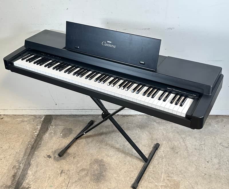 Yamaha CLP-350 Clavinova Piano image 1