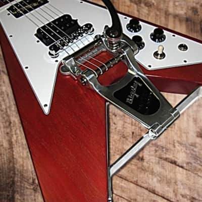 Vibramate V7 Adapter Kit for Bigsby B7 – Fits Gibson Flying V – Silver Finish – No Drilling image 2