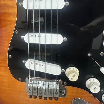 Fender Ultra Stratocaster 1997  Tobacco Burst image 2