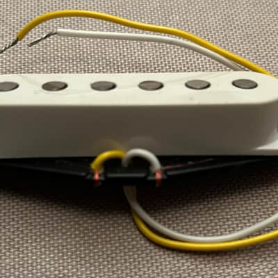 Fender Strat Single Coil 2000s - White image 2