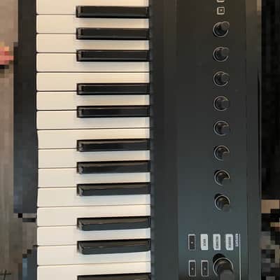 Native Instruments Komplete Kontrol S61 Keyboard Controller image 2
