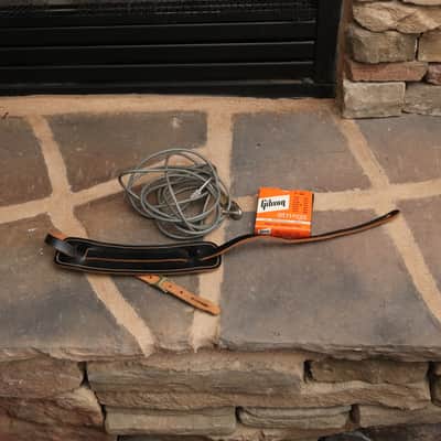 1960's Gibson String pack box + vintage cable and leather strap image 3