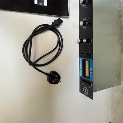 Universal Audio 1176AE Anniversary Edition Limiter 2009 - Black / Blue Stripe image 20
