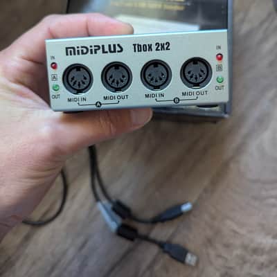 MIDIPLUS MIDI 2x2 - With Cables image 1