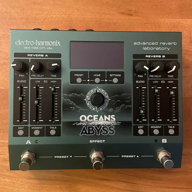 Electro-Harmonix Oceans Abyss Dual Stereo Reverb Pedal