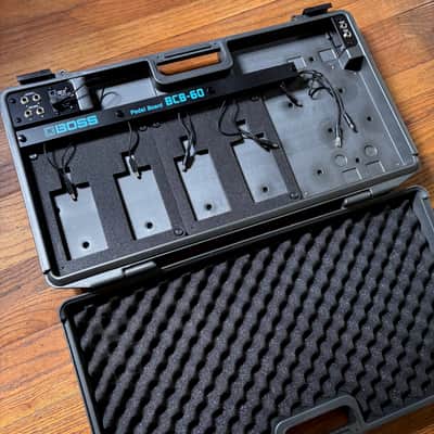 low-mileage Boss BCB-60 Pedalboard / Carrying Case NO POWER SUPPLY, missing parts image 2