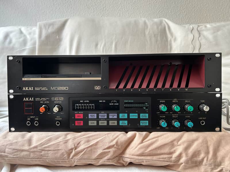 Akai S-612 sampler + MD 280 disk drive image 1