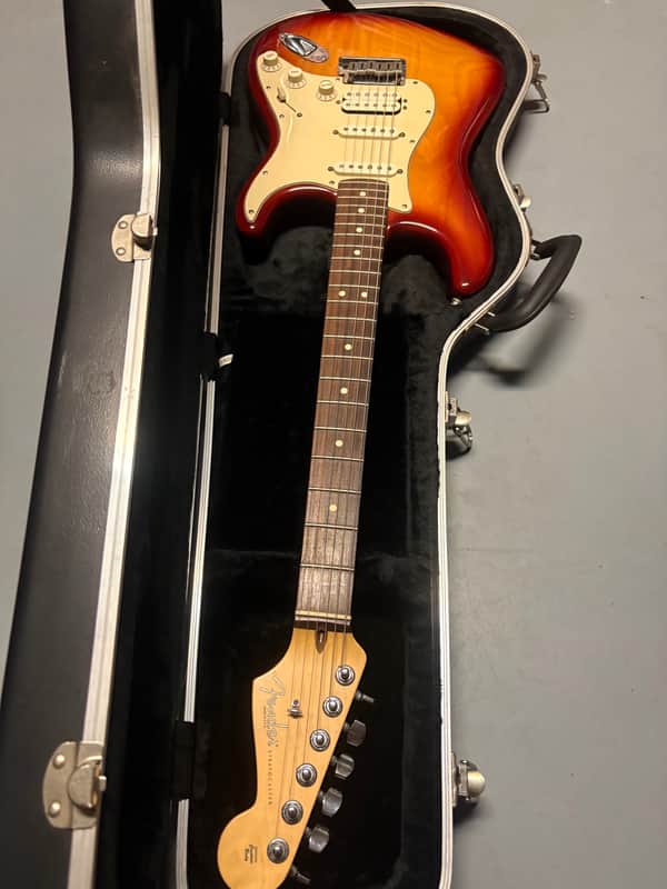 Fender 2005 American Series Stratocaster HSS 2005 - 3-Color Sunburst