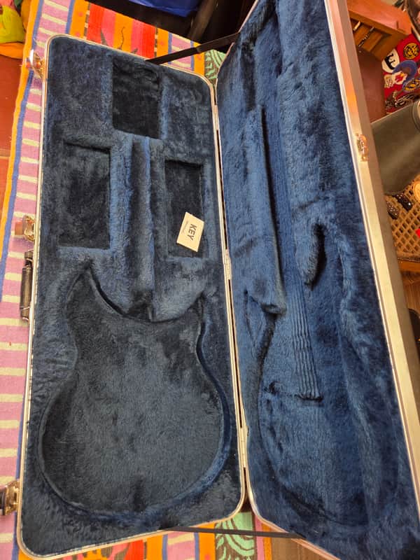 Rickenbacker molded guitar case for 330/340/360/370/1997 image 1