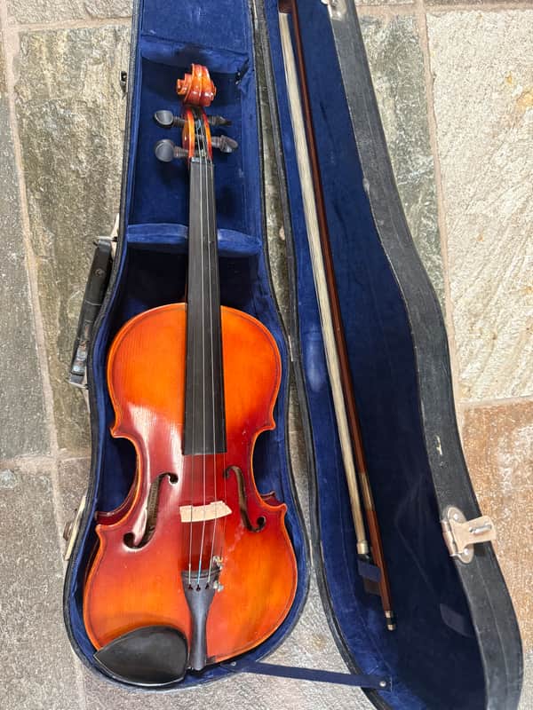 Suzuki Violin, 1/2 size.  with case and bow. For 6- 8 years old image 1