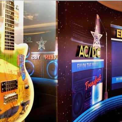Gretsch TW-300 Traveling Wilburys 1988 | Rock Museum Munich Collection | Expo Generation 80 Exhibit image 1