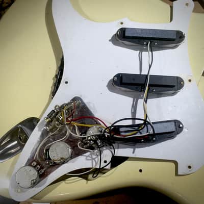 Vintage Fender Japan Strat MIJ 62RI Olympic White Reverse Nitro Relic Neck Hendrix Tribute Rare Guitar 7.6 lb Tweed HSC image 18