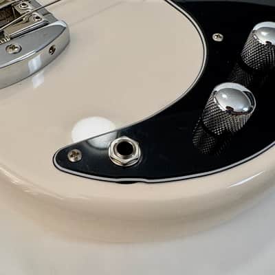 G&L LB-100 Tribute 2020 Olympic White image 5