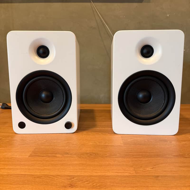 Kanto: YU6 Powered Bookshelf Speakers - Matte White (YU6MW)(PAIR) image 1