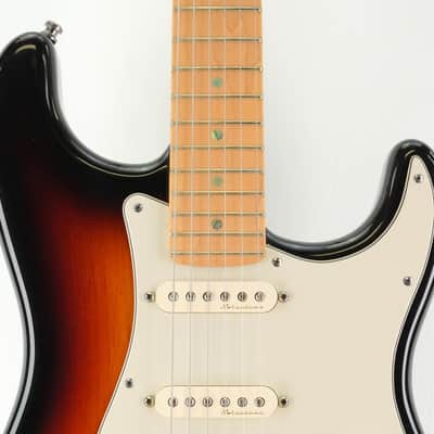 Fender American Deluxe Stratocaster 3-Color Sunburst 2002 image 4